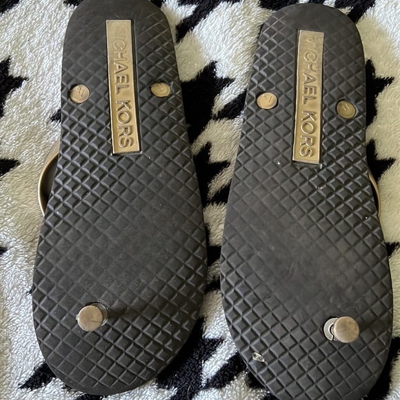 Michael Kors Sandals ✨ - Picture 7 of 7